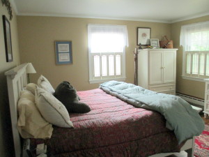 Before ~ Plain Jane Master Bedroom, bedroom makeover, home decor, redesign
