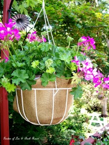 burlap lined hanging basket https://ourfairfieldhomeandgarden.com/burlap-a-thrifty-container-liner/
