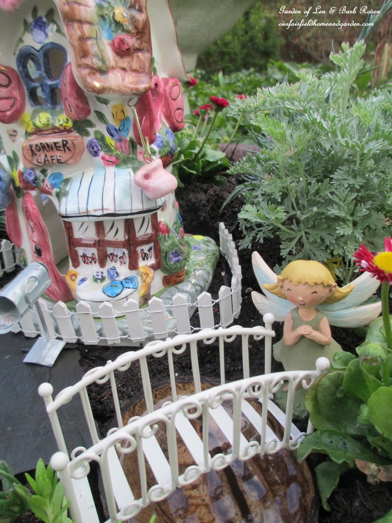 Fire Pit Fairy Garden https://ourfairfieldhomeandgarden.com/a-fire-pit-fairy-garden-choose-your-favorite/