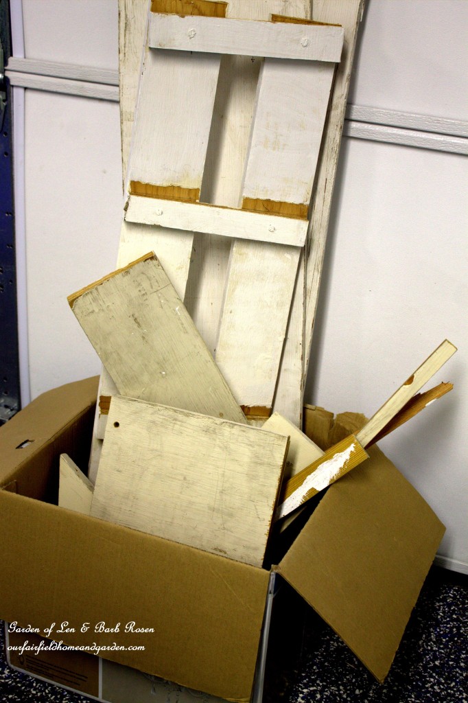 Box of scrapwood https://ourfairfieldhomeandgarden.com/horseshoe-handled-herb-box/